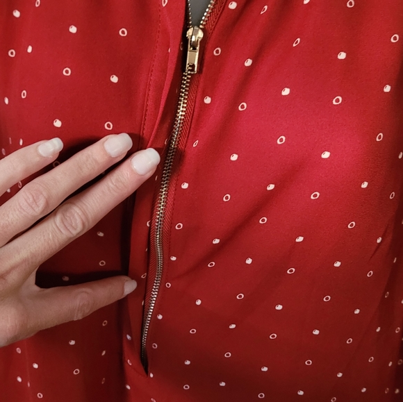 CHOCOLATE red top. Sz M. Zipper detail - Picture 3 of 11